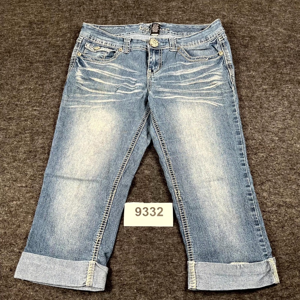 Ariya Capri Jeans Womens Size 9/10 Blue Medium Wash Cotton Stretch Cuffed FLAWED